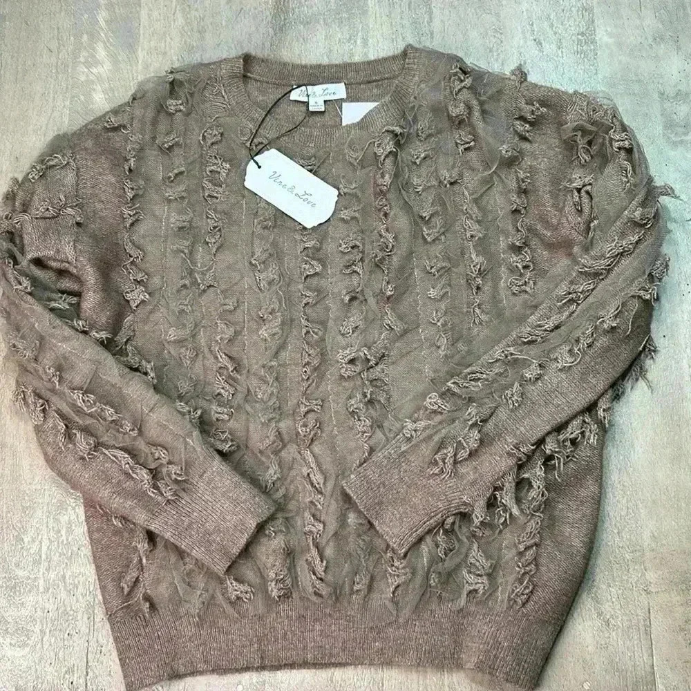 Vine & Love sweater, size Small. NWT. - Picture 1 of 6